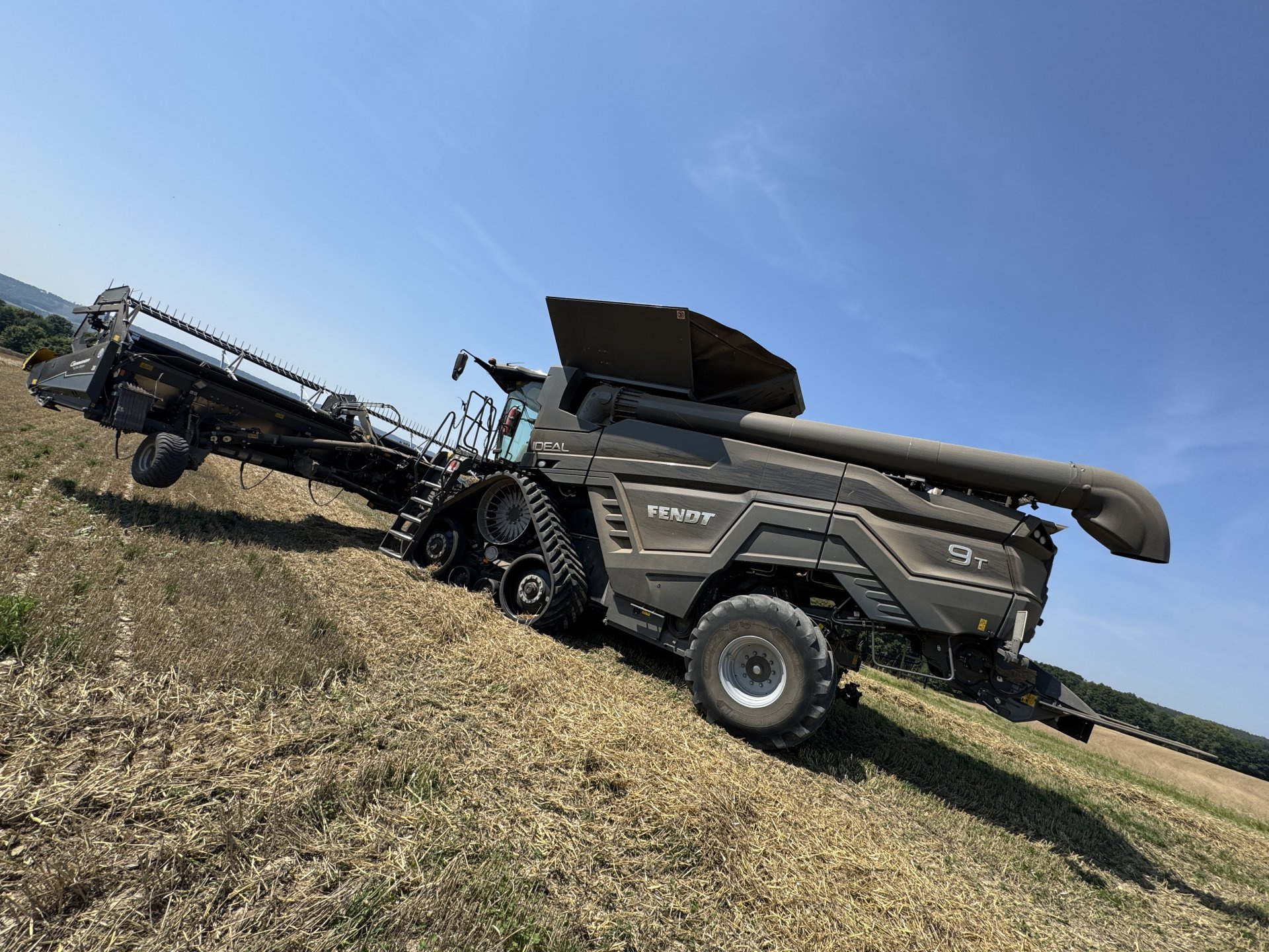 Fendt IDEAL 9T s řízením pomocí joysticku – unikát českých polí ...
