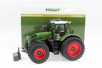 Fendt 942 Vario Row Crop USA Edition – model v měřítku 1:32